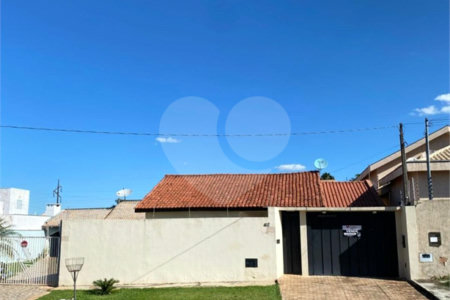 Casa à venda com 2 quartos, sendo 1 suíte, em Vila Renô, Ponta Porã, MS