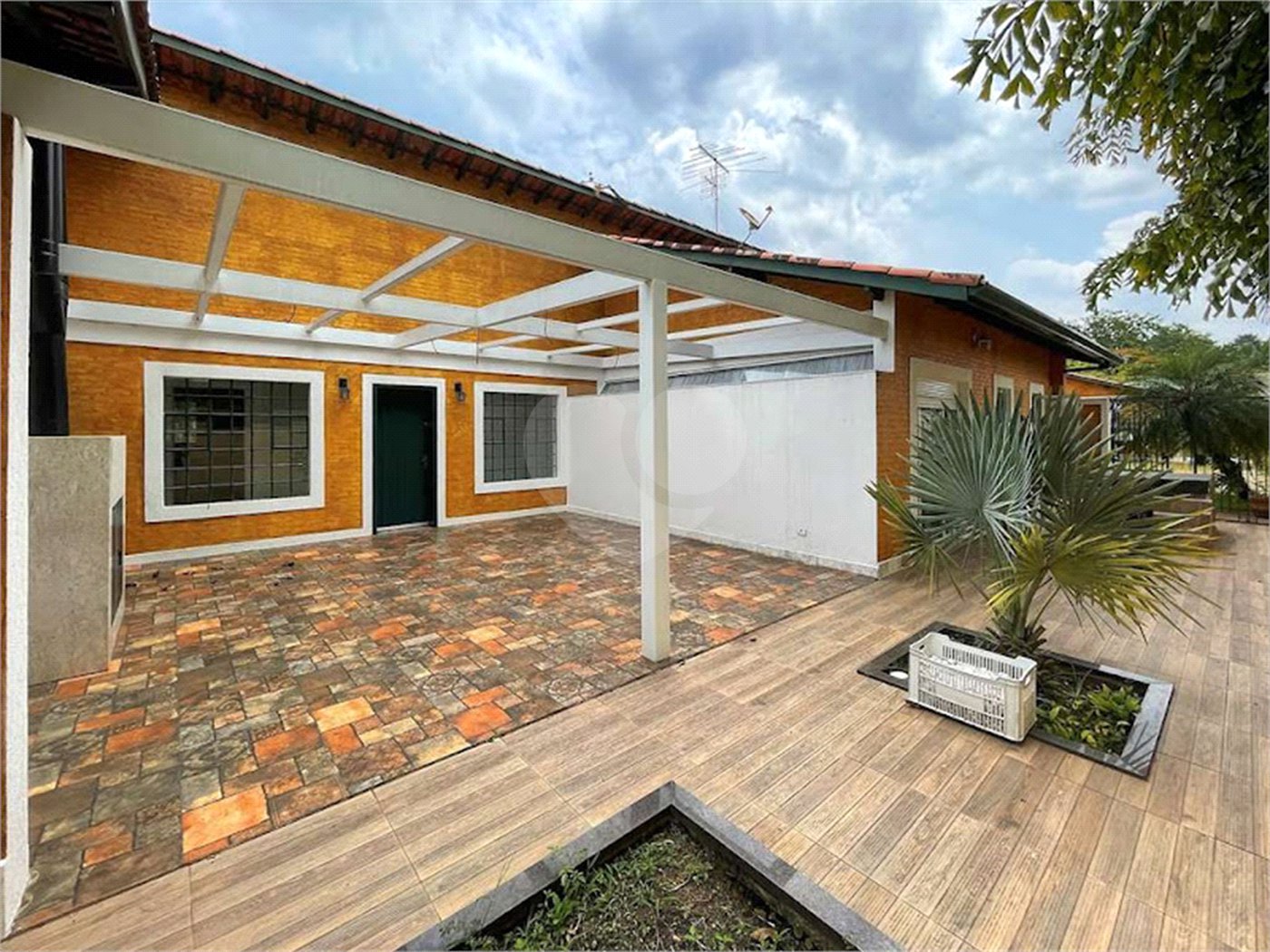 Casa à venda com 4 suítes no condomínio Miollo da Granja, Cotia - SP