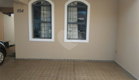 Casa à venda com 3 quartos em Vila Reis, Itapetininga, SP