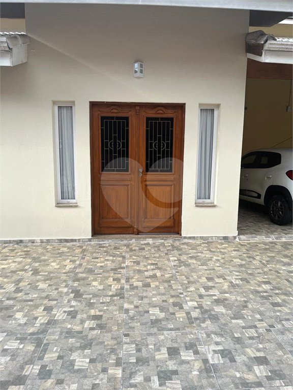 Casa à venda com 4 quartos, sendo 1 suíte, no condomínio Estancia da Serra / Residencial Nova Mairipora, Mairiporã - SP