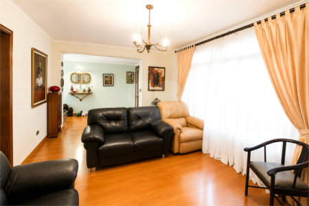 Casa à venda com 3 quartos, sendo 1 suíte, em Santo Amaro, São Paulo, SP