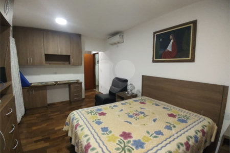 Casa à venda com 3 suítes no condomínio Morada das Hortênsias, São Paulo - SP