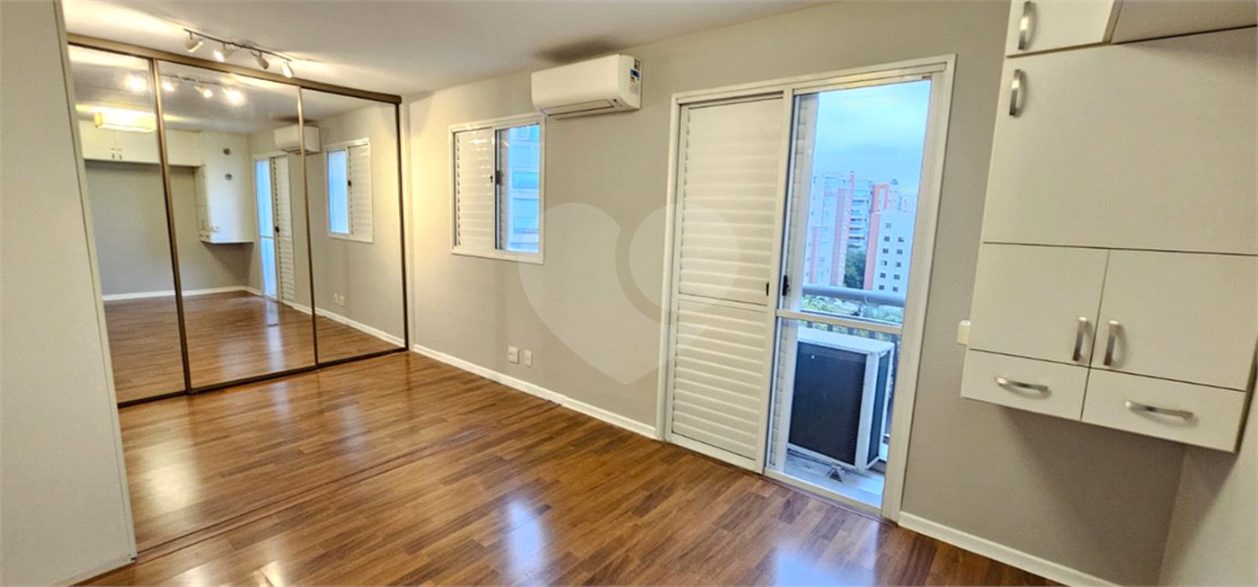 Cobertura à venda com 4 quartos, sendo 3 suítes,  em Cidade São Francisco, São Paulo, SP