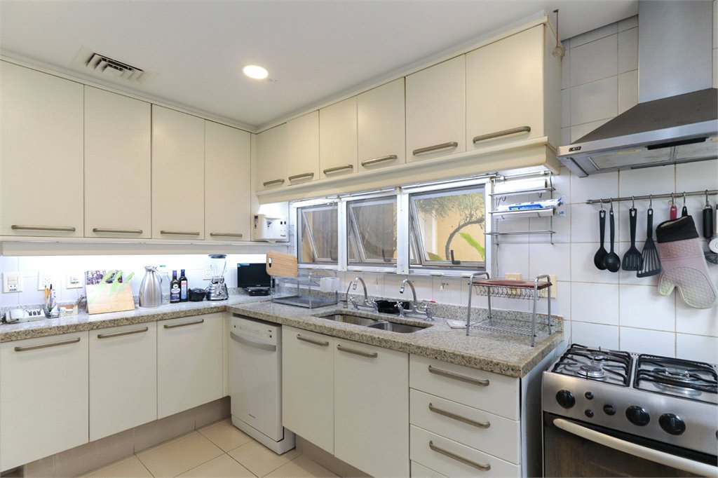 Casa à venda com 4 suítes no condomínio Residencial Courtyard Village, São Paulo - SP