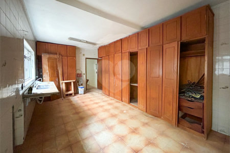 Sobrado à venda com 4 quartos, sendo 3 suítes, em Vila Libanesa, São Paulo, SP