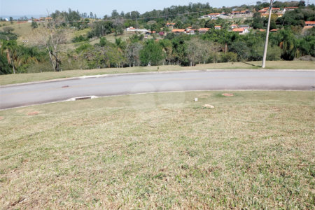 Terreno à venda no condomínio Campo de Toscana, Vinhedo - SP