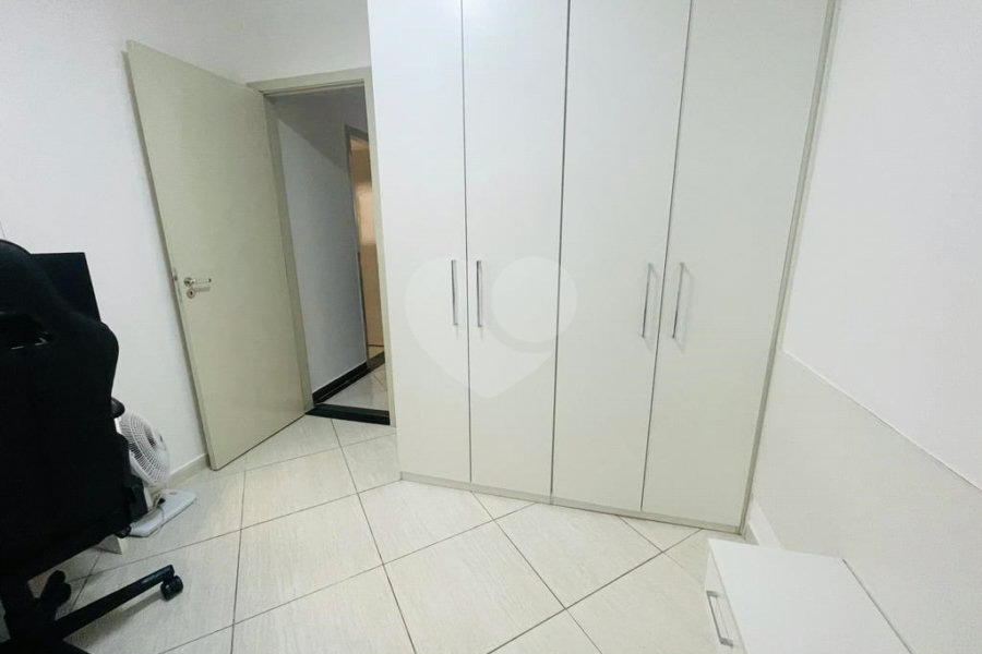 Casa à venda com 3 quartos, sendo 1 suíte,  no condomínio Rafaela I, São Paulo - SP