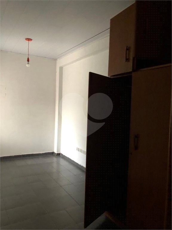 Casa à venda com 4 quartos, sendo 1 suíte,  em Jardim Rosa Maria, São Paulo, SP