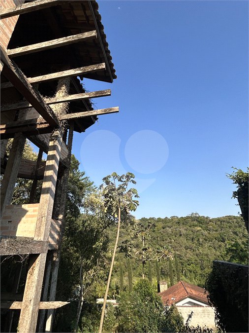 Casa à venda com 3 quartos, sendo 2 suítes,  no condomínio Alpes da Cantareira, Mairiporã - SP