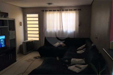 Casa à venda com 4 quartos, sendo 1 suíte,  em Vila Mogilar, Mogi das Cruzes, SP
