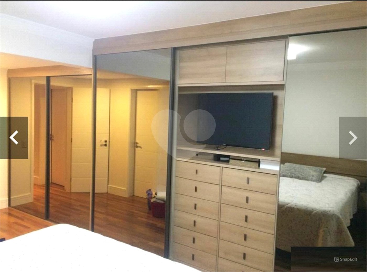 Casa à venda com 3 quartos, sendo 2 suítes, no condomínio Floradas da Serra, São Paulo - SP
