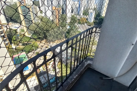 Apartamento à venda com 3 quartos, sendo 1 suíte, em Vila Andrade, São Paulo, SP