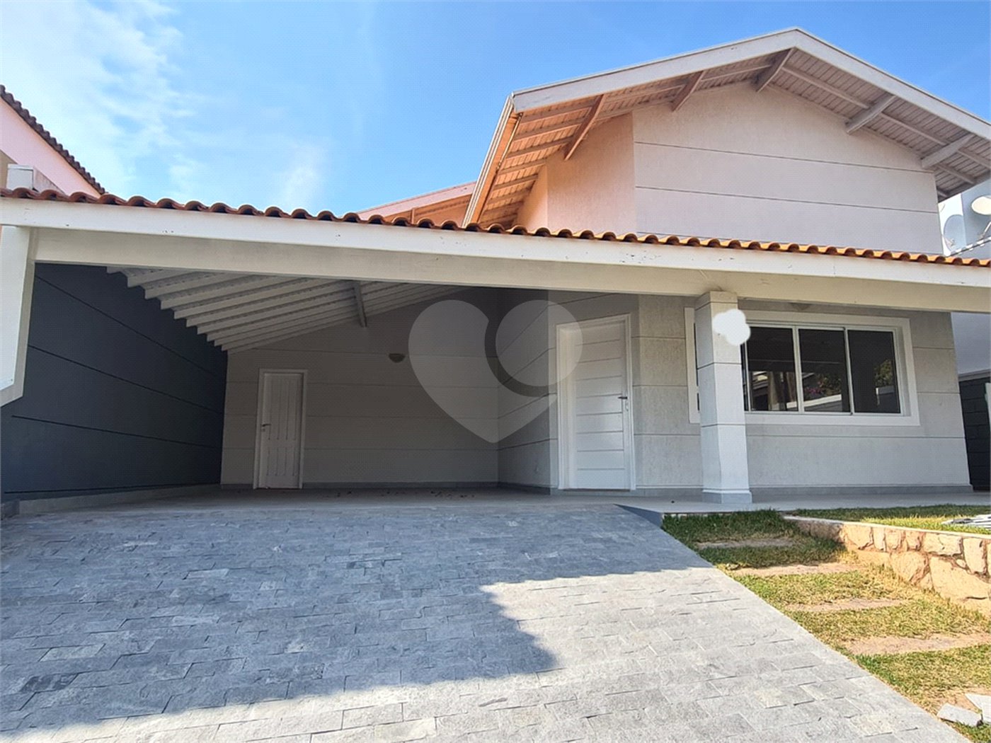 Casa à venda com 3 quartos, sendo 2 suítes, no condomínio Terras de São Francisco, Vinhedo - SP