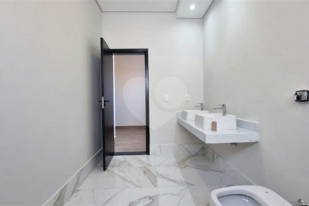 Casa à venda com 3 suítes no condomínio Portal dos Bandeirantes, Salto - SP