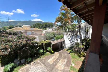 Casa à venda com 5 quartos, sendo 2 suítes,  em Jardim Maristela, Atibaia, SP