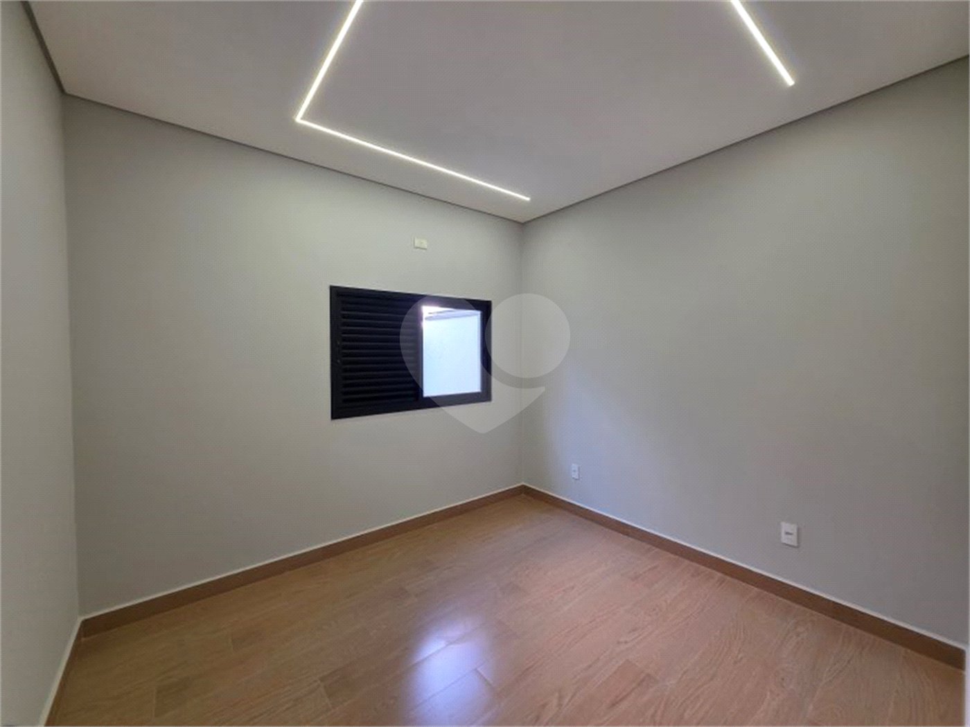 Casa à venda com 3 quartos, sendo 1 suíte,  no condomínio Jardim Residencial Villagio Ipanema I, Sorocaba - SP