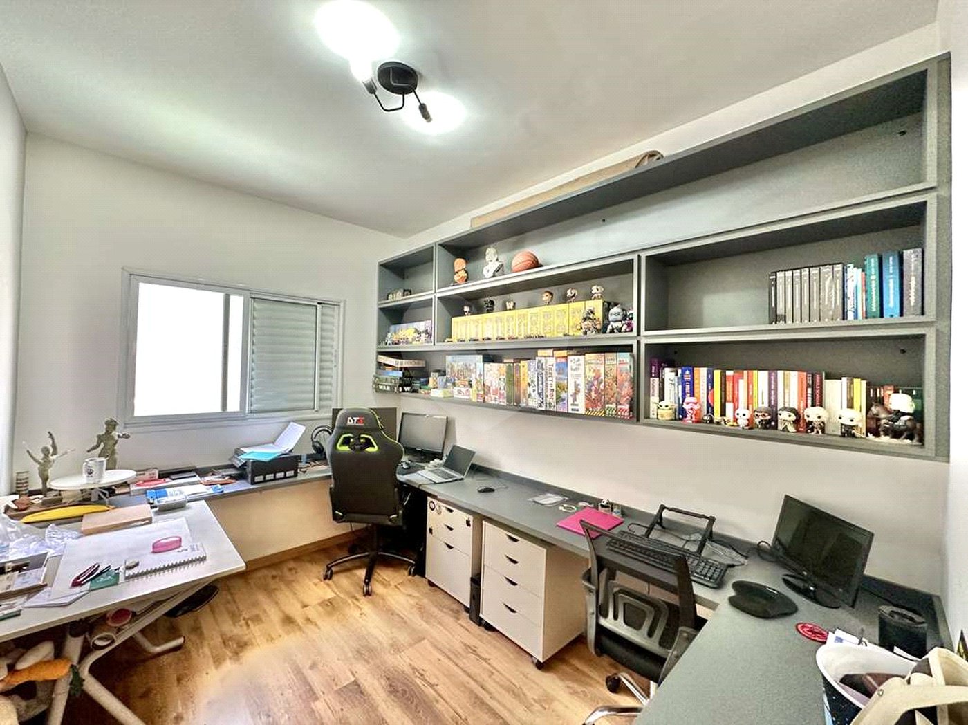 Casa à venda com 3 quartos, sendo 1 suíte, no condomínio Villaggio Viana, Cotia - SP