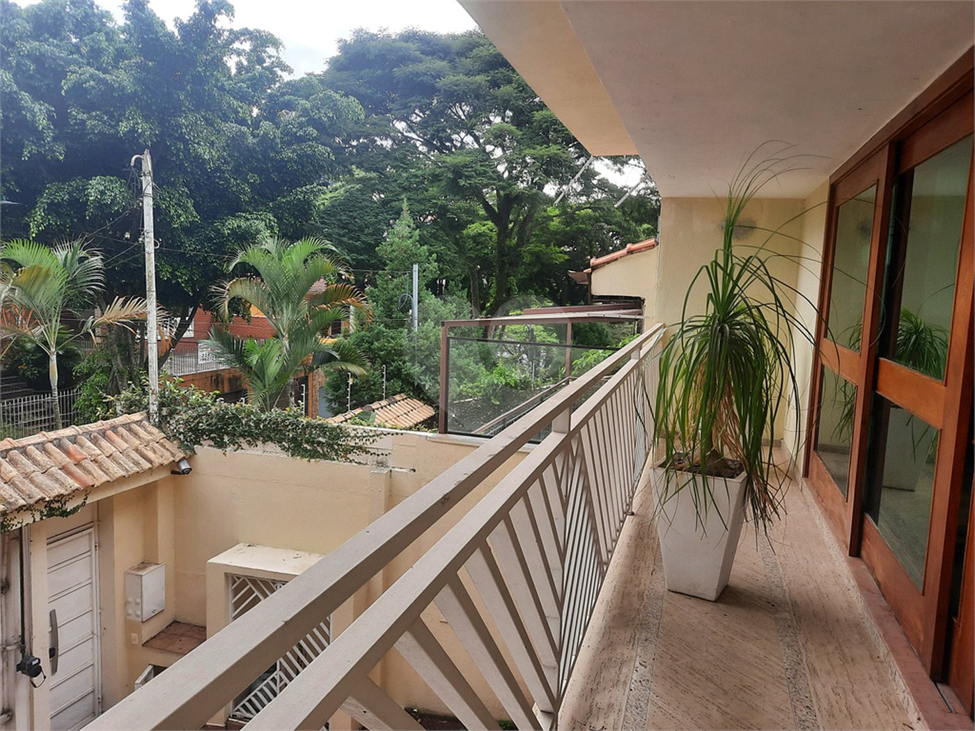 Sobrado à venda com 4 suítes em Tremembé, São Paulo, SP