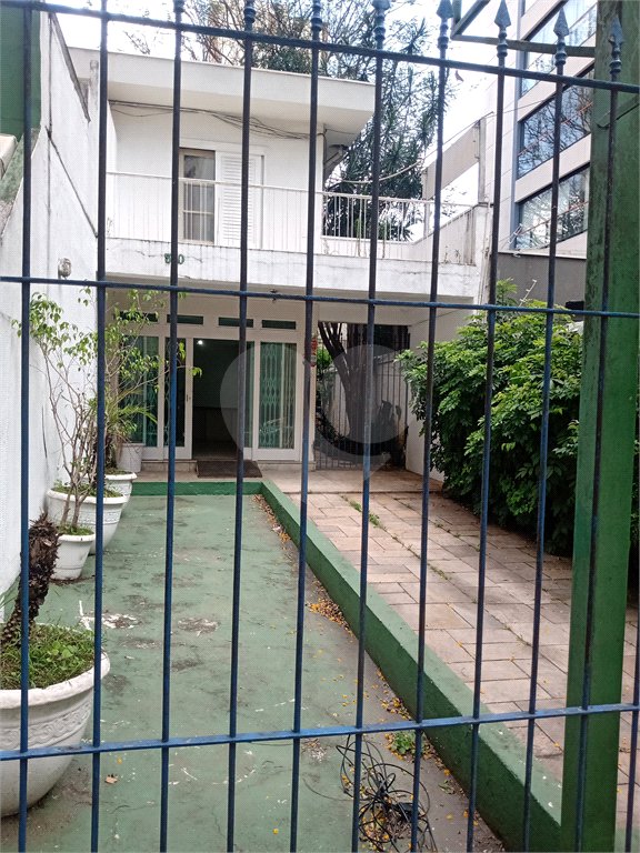 Sobrado à venda com 3 quartos em Alto da Boa Vista, São Paulo, SP