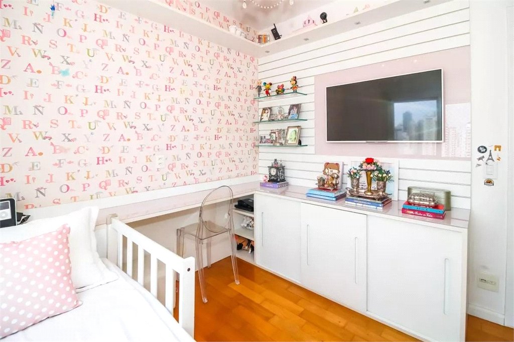 Apartamento à venda com 3 suítes em Vila Romana, São Paulo, SP