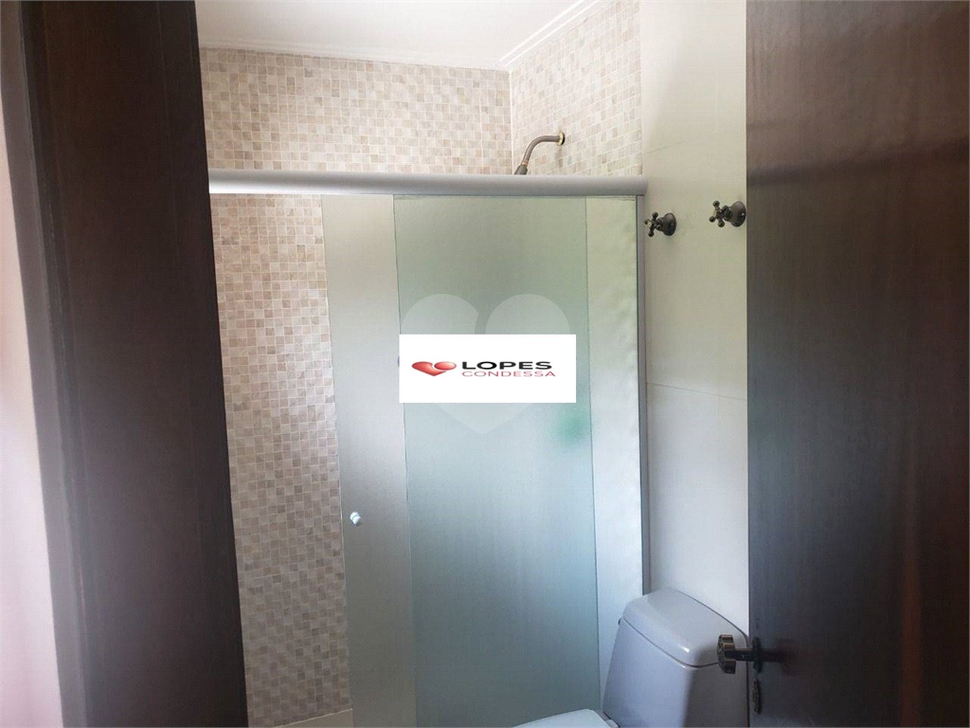 Casa à venda com 4 quartos, sendo 2 suítes, no condomínio Alpes da Cantareira, Mairiporã - SP
