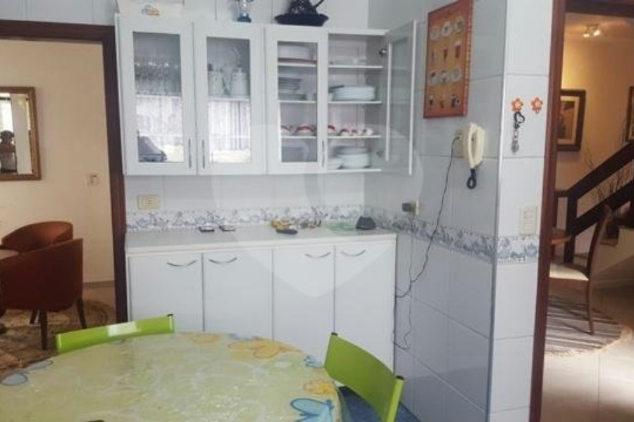 Sobrado à venda com 5 quartos, sendo 1 suíte, em Jardim Virginia Bianca, São Paulo, SP