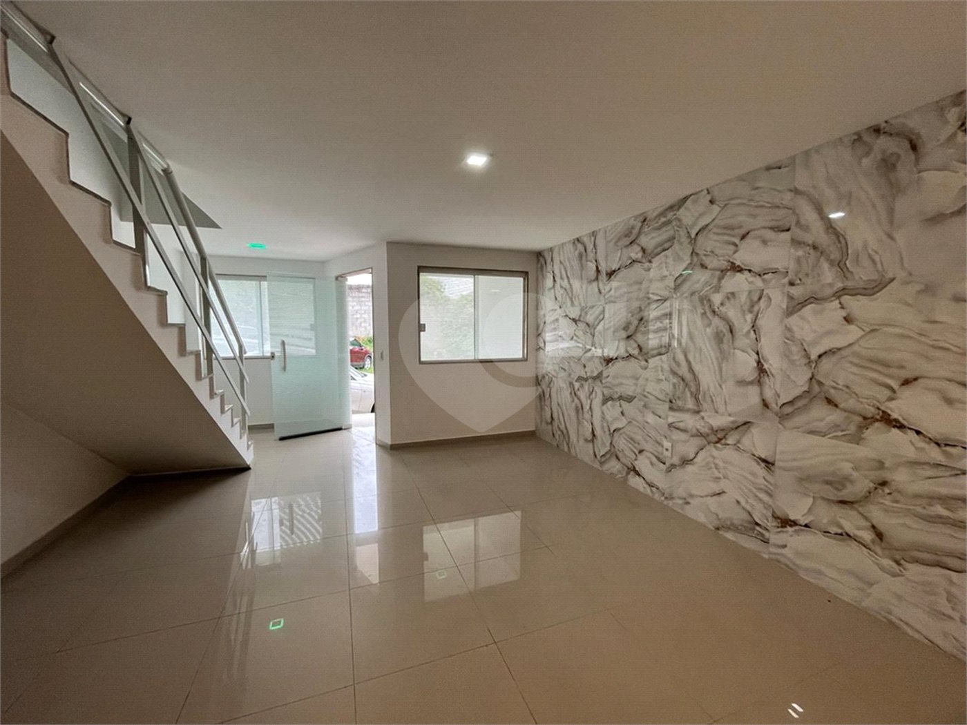 Casa à venda com 3 quartos, sendo 2 suítes, no condomínio Notting Hill - Campo Grande, Rio de Janeiro - RJ