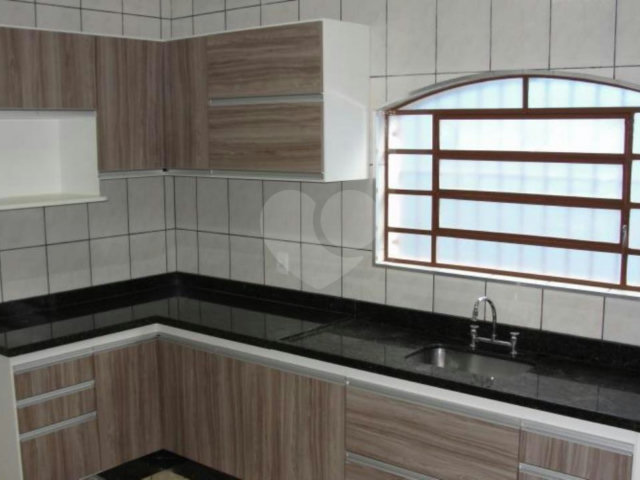 Sobrado à venda com 3 quartos, sendo 1 suíte,  em Tremembé, São Paulo, SP