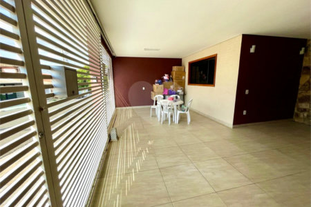 Sobrado à venda com 4 quartos, sendo 1 suíte, em Jardim Santa Bárbara, Sorocaba, SP