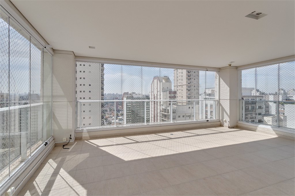 Apartamento à venda com 4 suítes em Campo Belo, São Paulo, SP