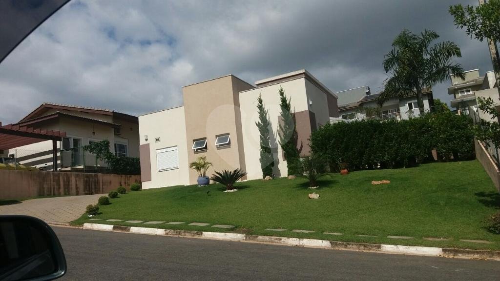 Casa à venda com 4 suítes em Guaxinduva, Atibaia, SP