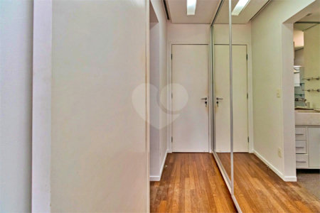 Apartamento à venda com 3 quartos, sendo 1 suíte, em Vila Olímpia, São Paulo, SP