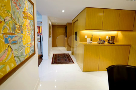 Apartamento à venda com 4 quartos, sendo 3 suítes, em Santo Amaro, São Paulo, SP