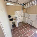 Casa térrea à venda com amplo quintal e grande potencial na Vila Nery