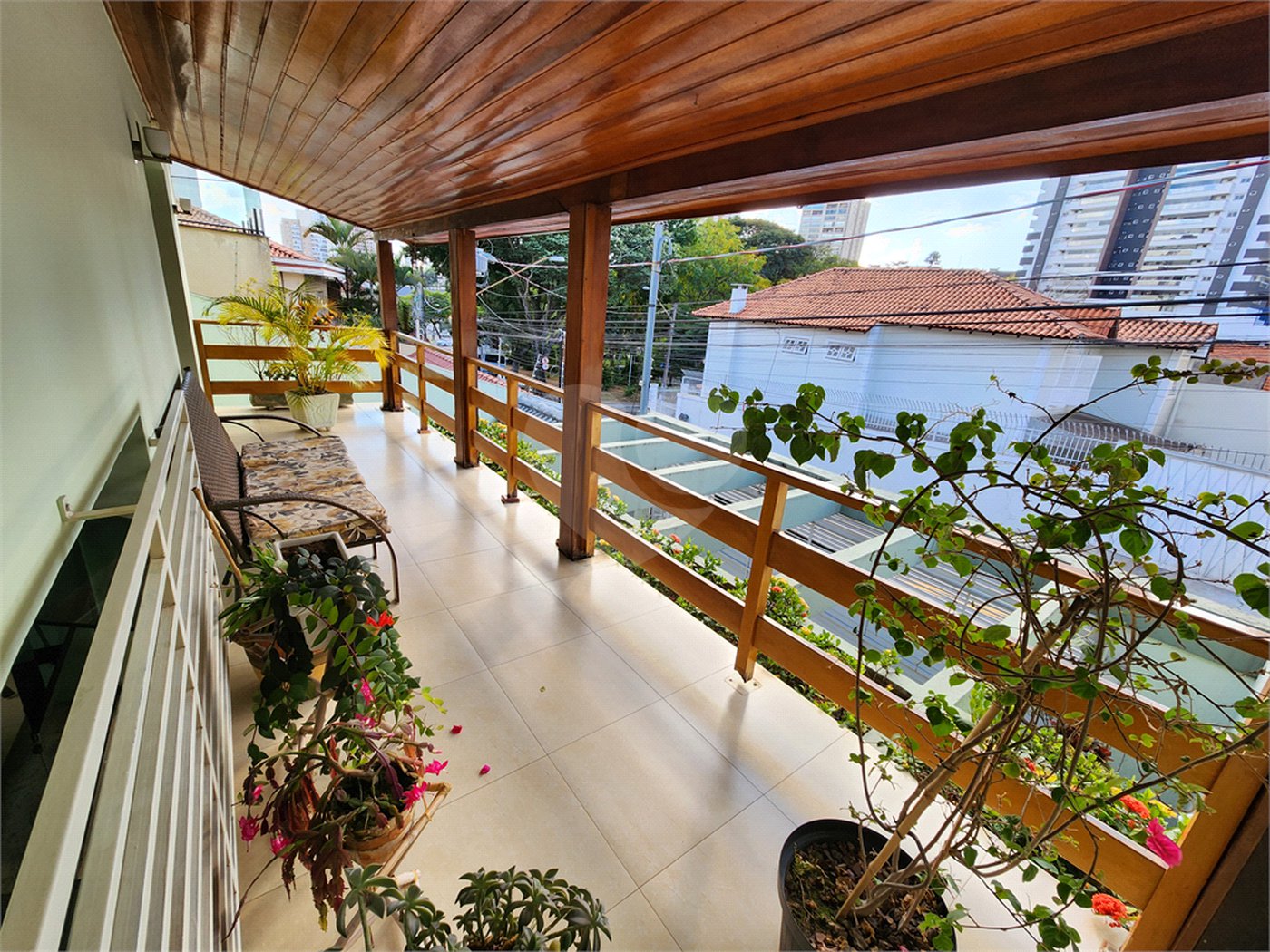 Casa à venda com 4 quartos, sendo 3 suítes,  em Vila Rosália, Guarulhos, SP