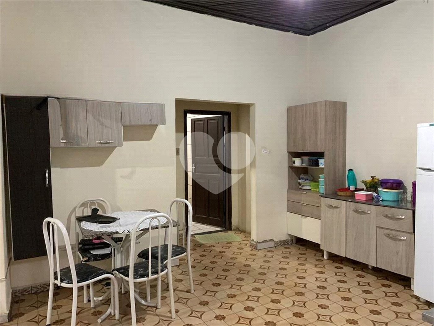 Casa à venda com 4 quartos em Jardim Roriz, Três Lagoas, MS