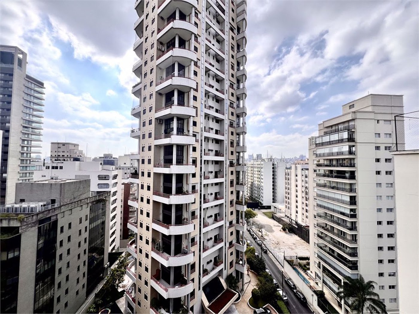 Apartamento com 3 dormitórios à venda, 160 m² por R$ 2.790.000,00 - Itaim Bibi - São Paulo/SP
