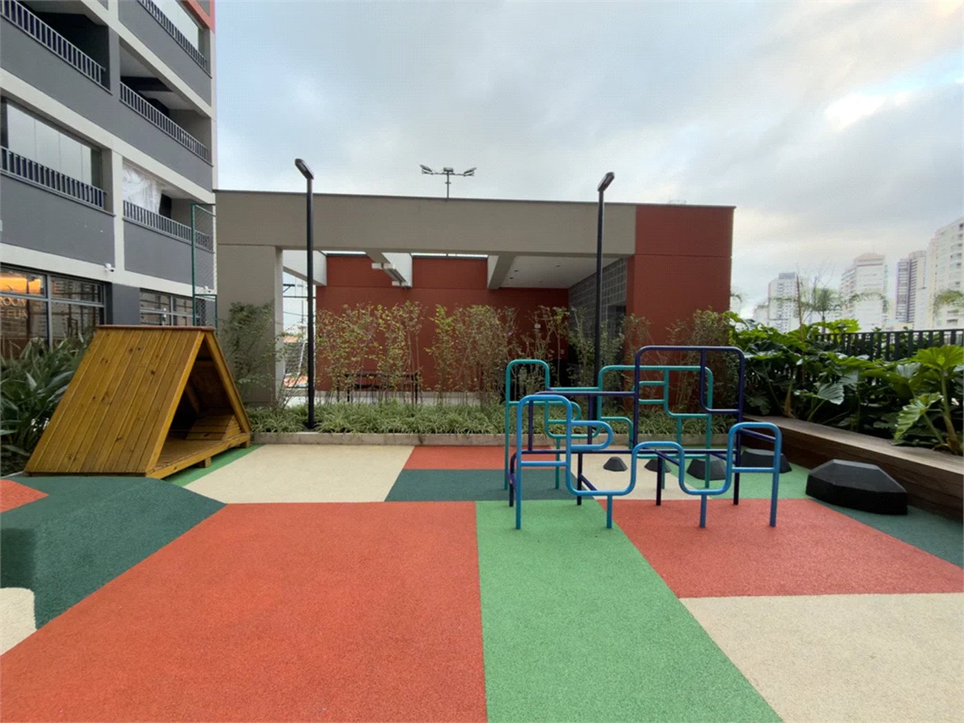 Apartamento à venda ou para alugar com 1 quarto em Vila Pompéia, São Paulo, SP