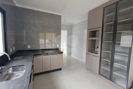 Casa à venda com 3 suítes no condomínio Altos de São Roque, São Roque - SP