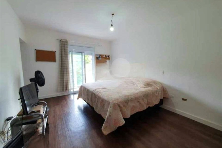 Sobrado à venda com 4 quartos, sendo 3 suítes, em Tremembé, São Paulo, SP