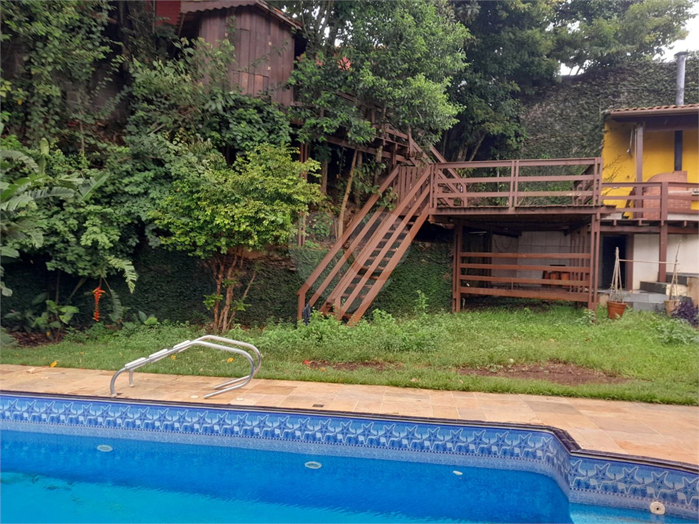 Sobrado à venda com 6 quartos, sendo 3 suítes, em Rolinópolis, São Paulo, SP