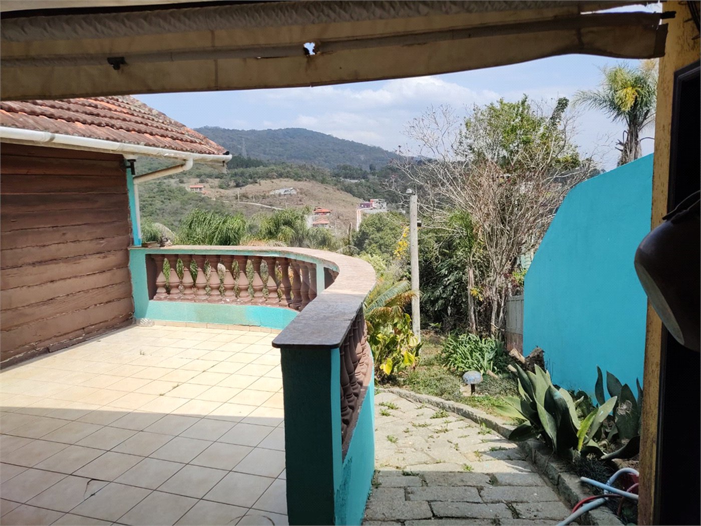 Casa à venda com 5 quartos, sendo 2 suítes, no condomínio Cinco Lagos Portaria II, Mairiporã - SP