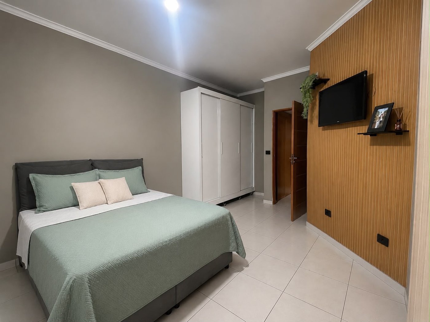Casa à venda com 4 quartos, sendo 1 suíte,  em Vila Nova, Três Lagoas, MS