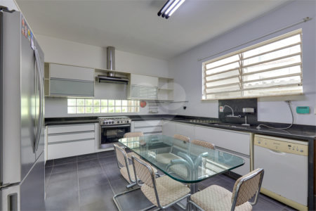 Casa Térrea à venda ou para alugar com 5 quartos, sendo 2 suítes, em Granja Julieta, São Paulo, SP