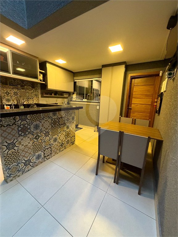 Casa à venda com 3 suítes em Vila Comercial, São Paulo, SP