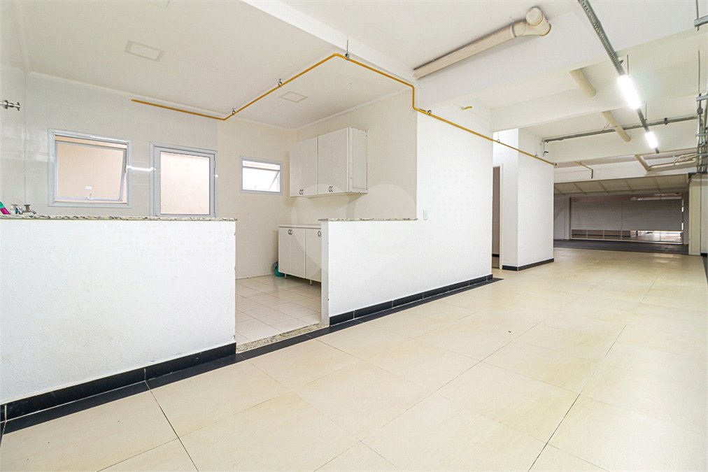 Casa à venda com 4 quartos, sendo 2 suítes, no condomínio Vila das Andorinhas, São Paulo - SP