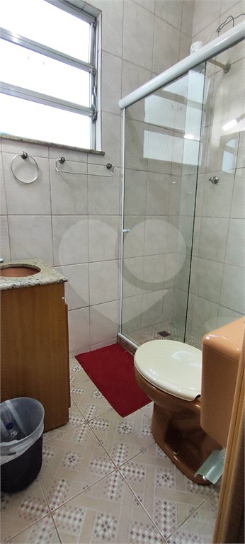 Casa à venda com 5 quartos, sendo 3 suítes, no condomínio Village Texeira Campos, Rio de Janeiro - RJ