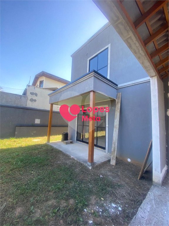 Casa à venda com 4 quartos, sendo 2 suítes, no condomínio Terras do Vale, Caçapava - SP