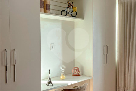 Casa à venda com 4 quartos, sendo 1 suíte, no condomínio Imperial Santa Cruz, Rio de Janeiro - RJ