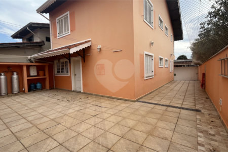 Sobrado à venda ou para alugar com 4 quartos, sendo 2 suítes, em Jardim Terceiro Centenário, Atibaia, SP